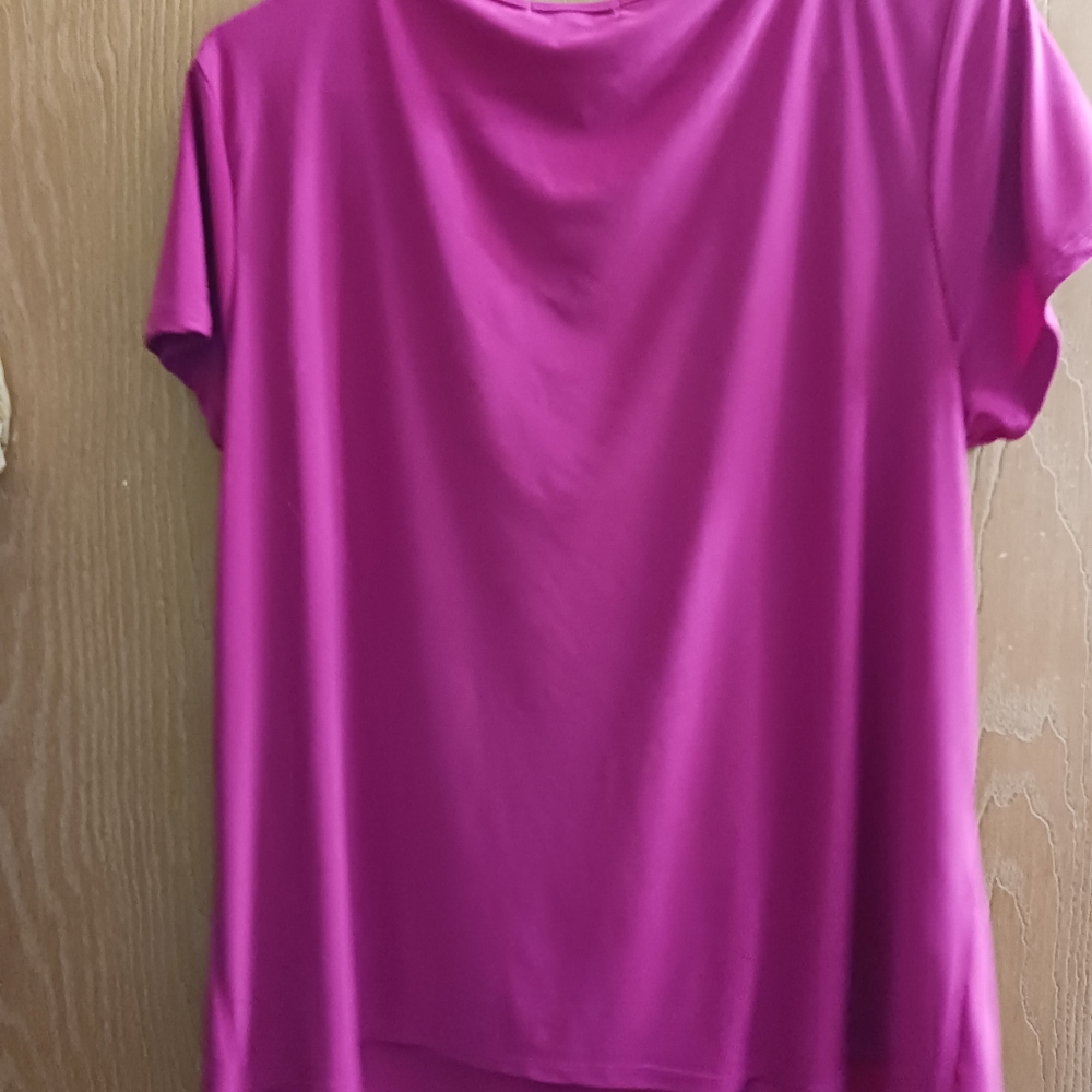 Short Sleeve Blouse - Picture 2 of 3